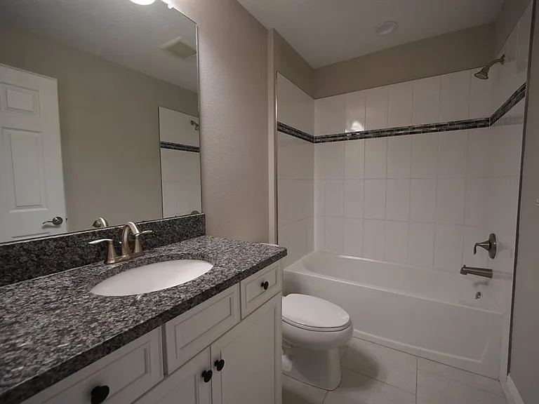 5450 Wayfarer Ave — Photo 8