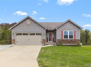 120 Creekside Dr, Winfield, MO 63389