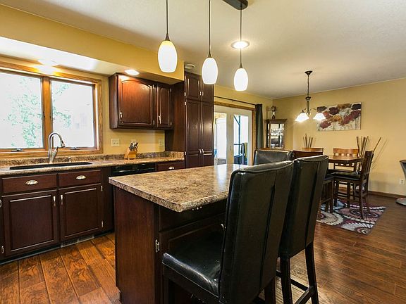 3rd image of 17159 Meadowlark Dr