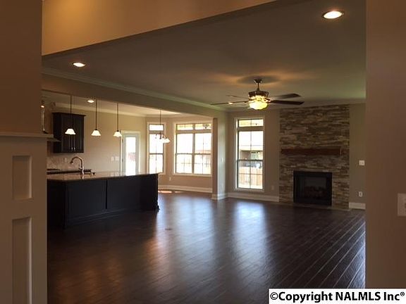 4th image of 515 Creek Bed Cir
