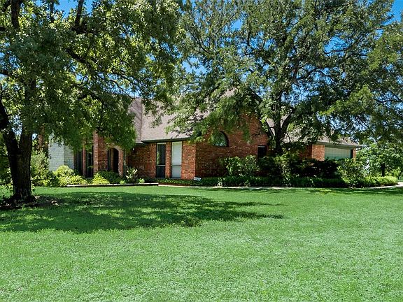 3rd image of 1504 Whispering Oaks Ct