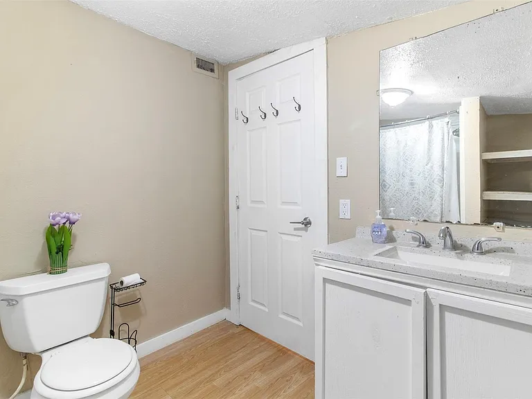 114 Melton St — Photo 13