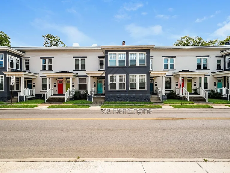 338 Taylor Ave — Photo 1
