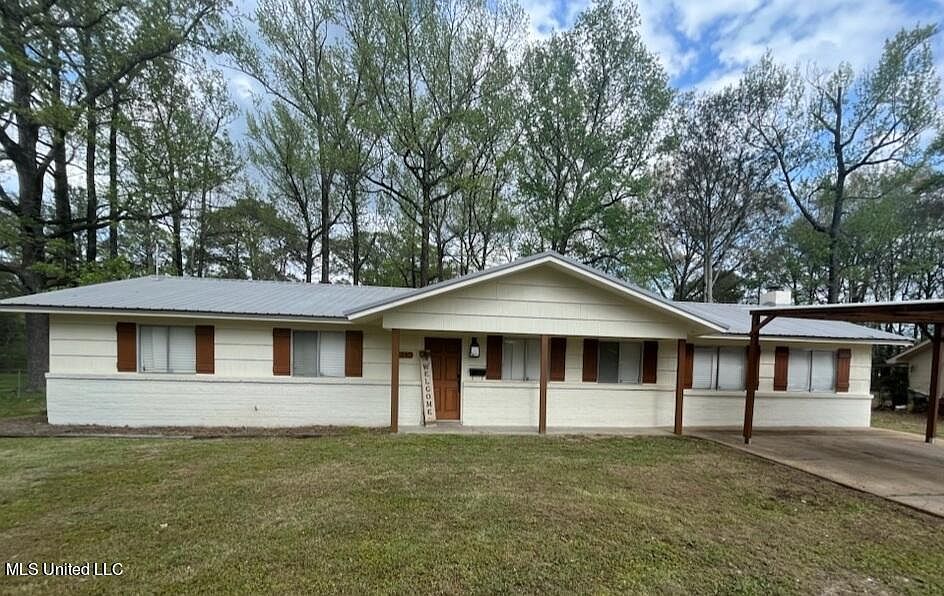 1st image of 3342 Longwood Dr