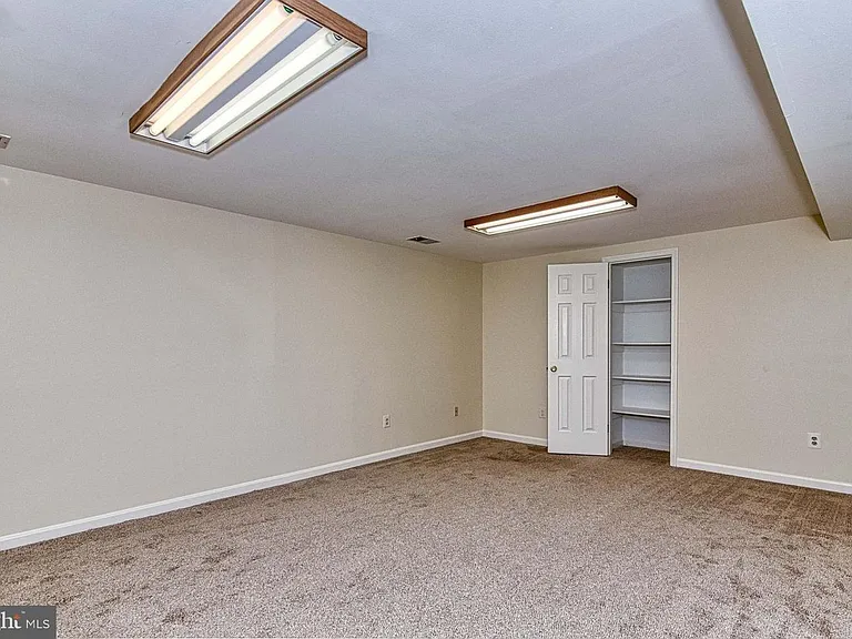 2205 Cedar Mill Ct — Photo 46