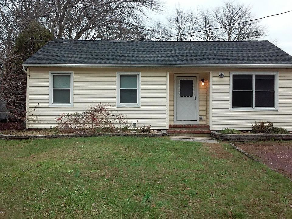1st image of 751 Garfield Ave