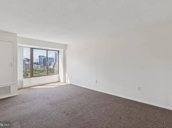 2001 Hamilton St APT 1520, Philadelphia, PA 19130