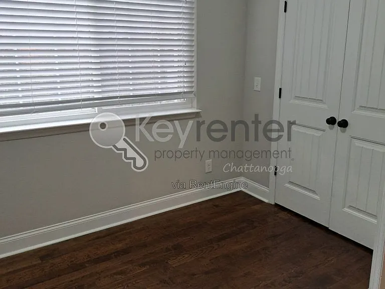3583 Crompton St — Photo 10