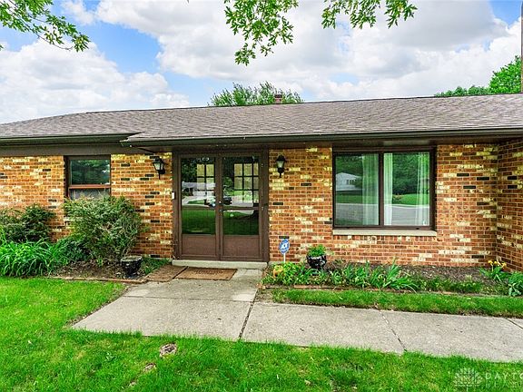 2nd image of 807 Sue Ln
