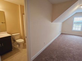 542 Appalachian Trl N, Jacksonville, NC 28546