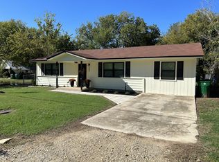 307 E Williams St, Saint Jo, TX 76265