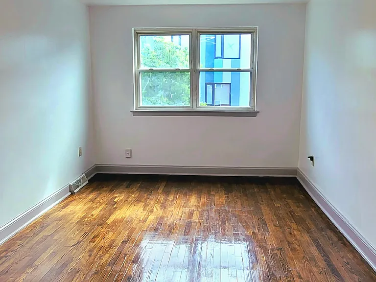 624 Underhill Ave #2 — Photo 4