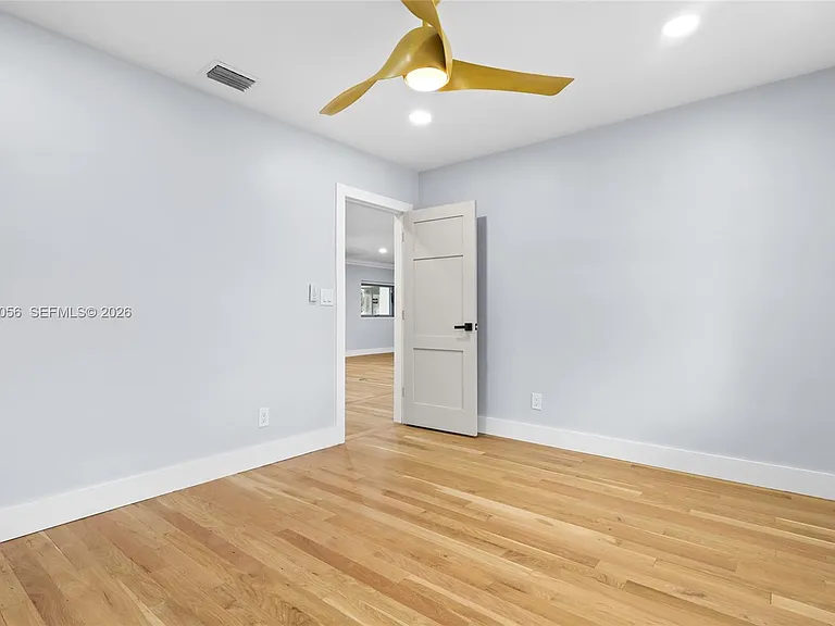 6000 SW 17th St — Photo 12