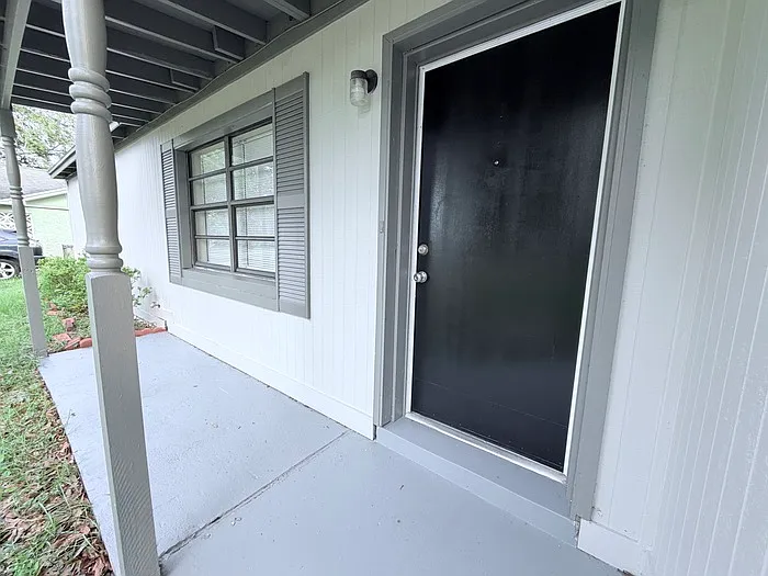 3 bed, 1.0 bath, 1034 sqft, $1,800 — Photo 2