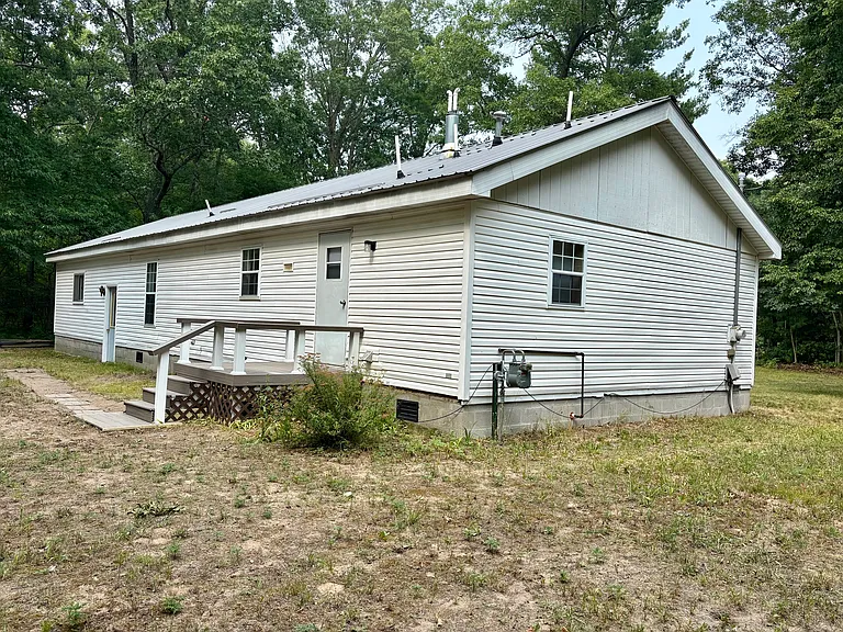 11677 US Highway 31 — Photo 17