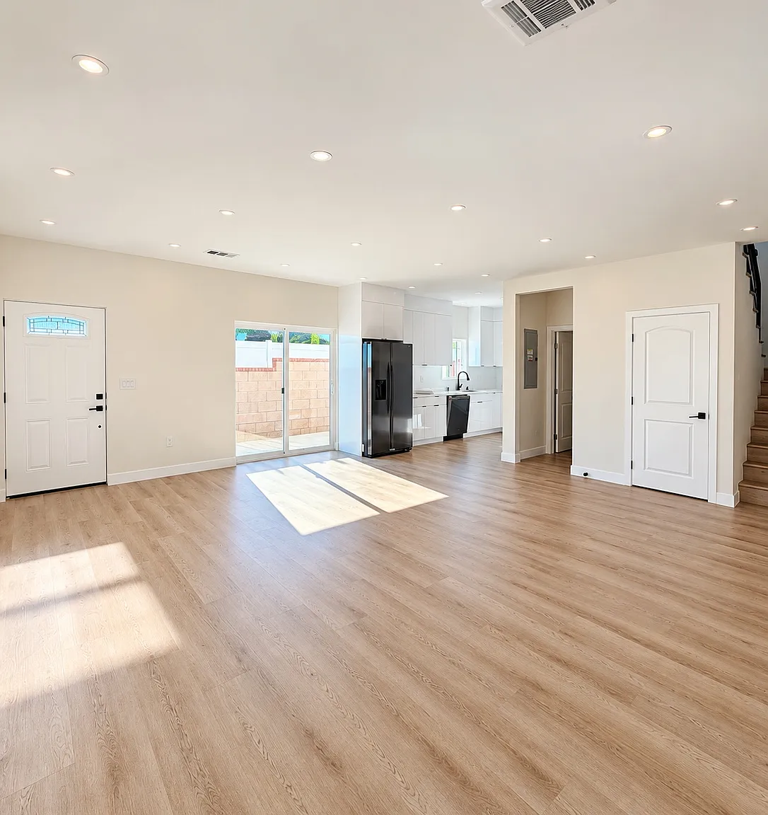 2 bed, 2.5 bath, 1200 sqft, $3,500 — Photo 4