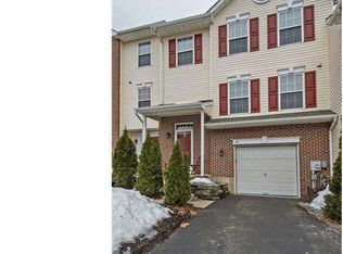 24 Hunt Club Dr, Collegeville, PA 19426
