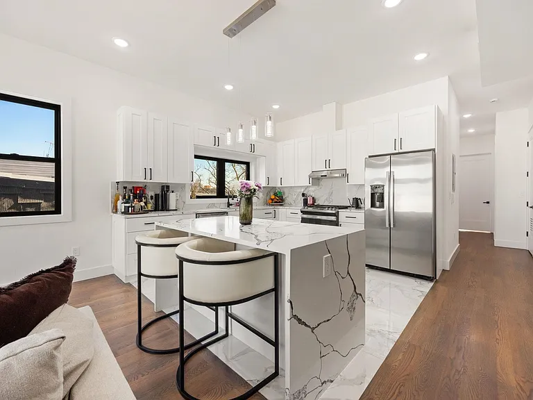 121 Prospect St #2 — Photo 4