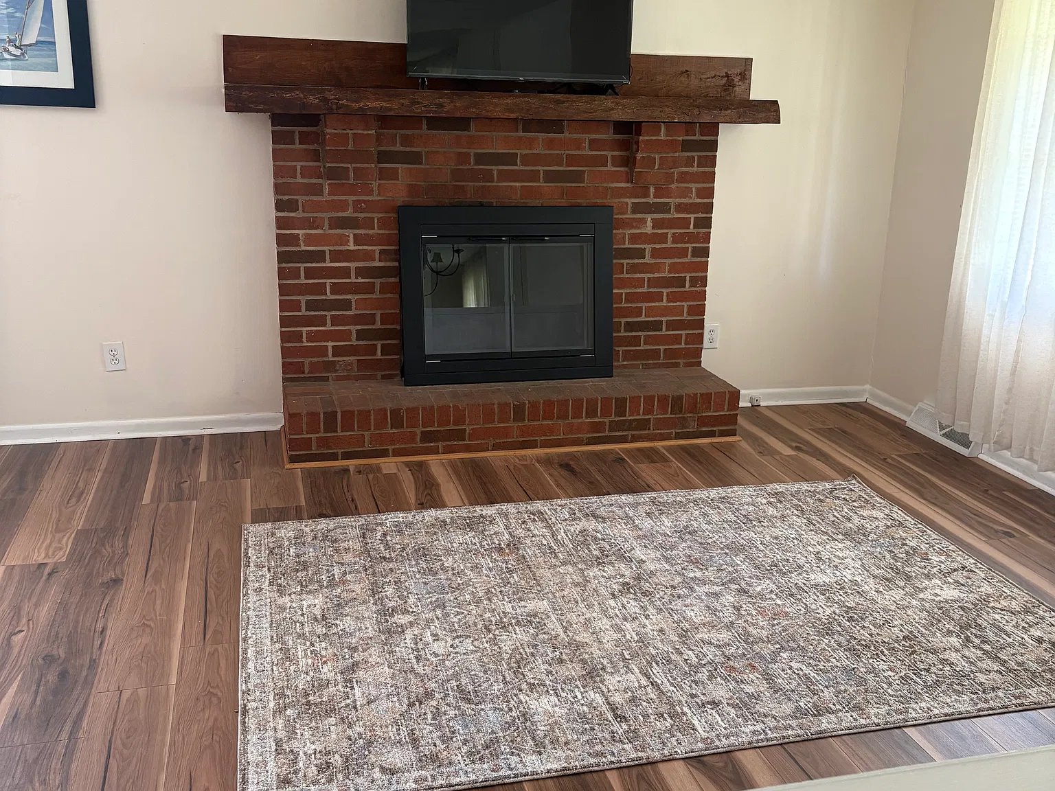 4 bed, 2000 sqft, $2,100 — Photo 2