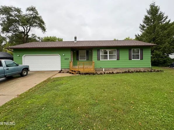 1207 4th Ave NW, Watertown, SD 57201