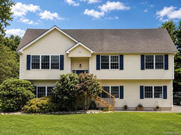 59 Gillespie Street, Pine Bush, NY 12566