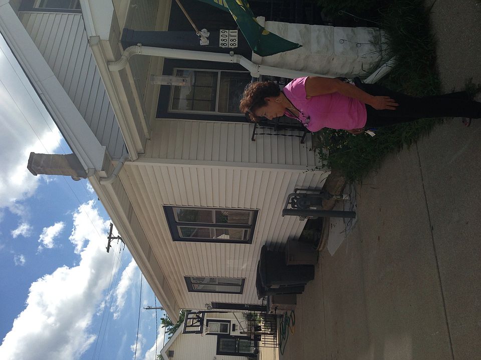 2nd image of 8809 W Becher St