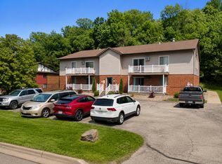 2717 Westview Ct APT 6, Cross Plains, WI 53528