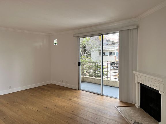 5th image of 1115 Larrabee St #206
