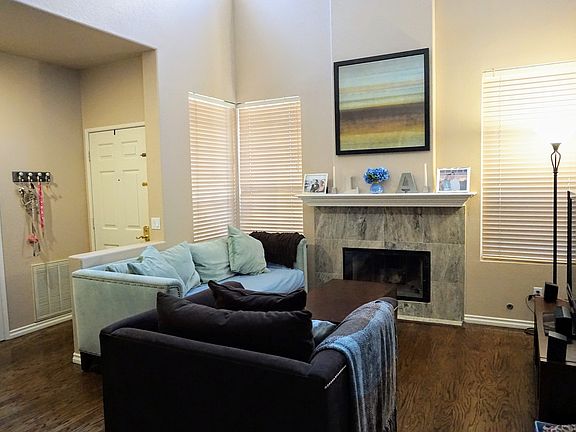 2nd image of 9511 Questa Pointe