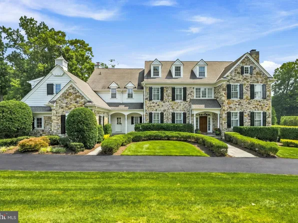 72 Farrier Ln, Newtown Square, PA 19073