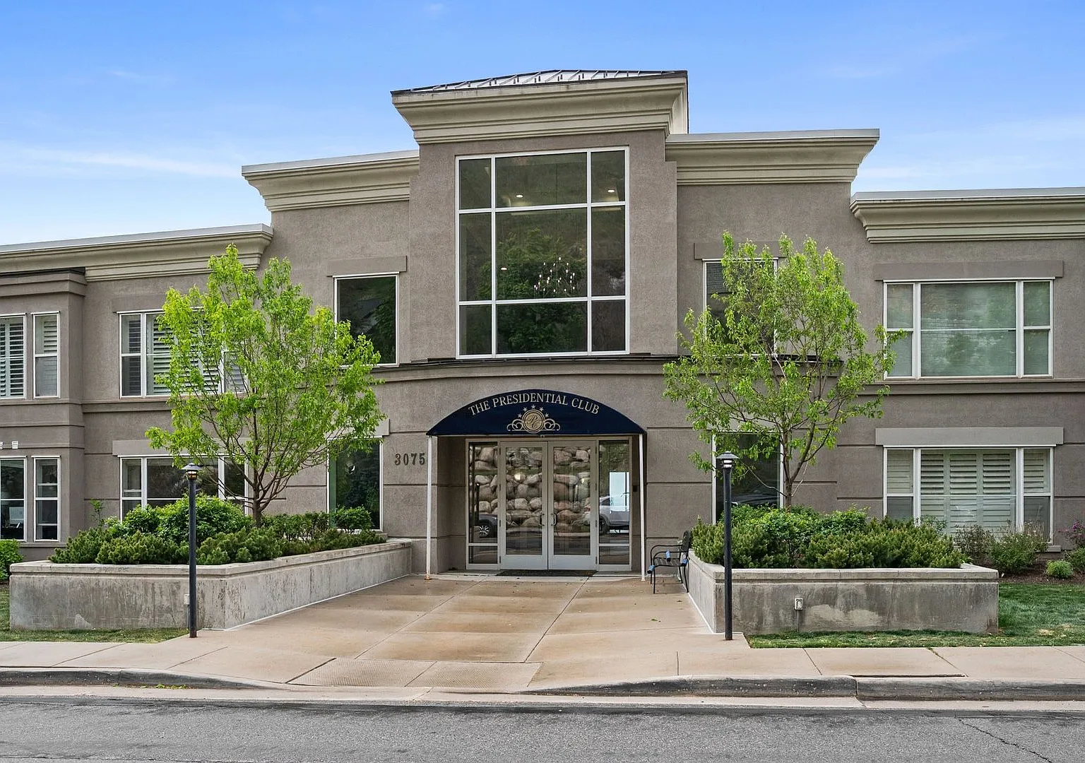 Gorgeous 1-Bedroom Condo in Salt Lake City with Breathtaking Views! — Photo 1