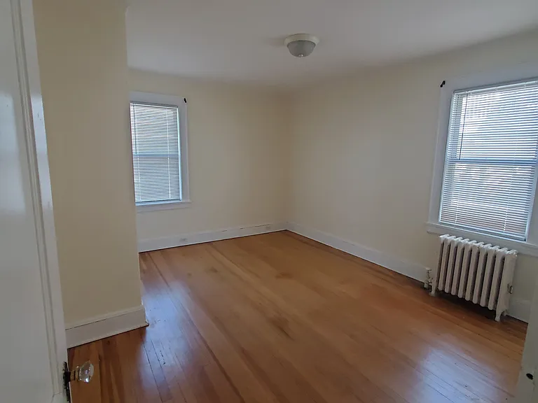 55 Foster Sq — Photo 2