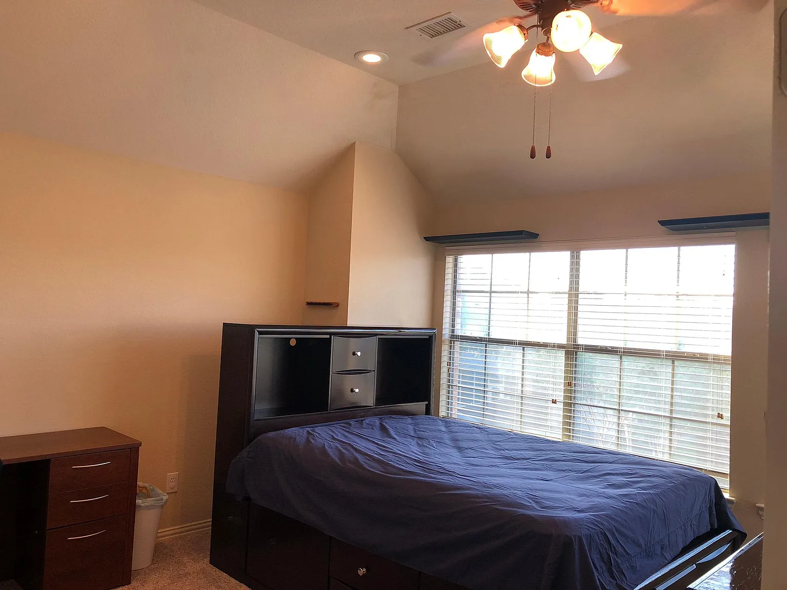 1 bed, 1.5 bath, 1500 sqft, $950 — Photo 3