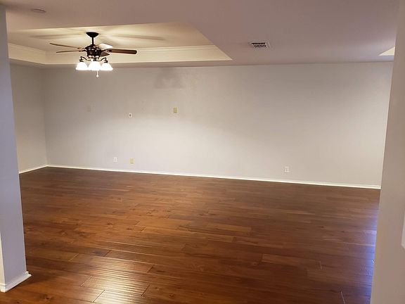 2nd image of 1618 Creek Knl