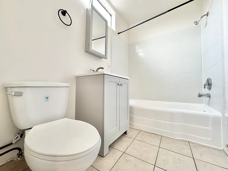 5059 W 20th St #7 — Photo 9