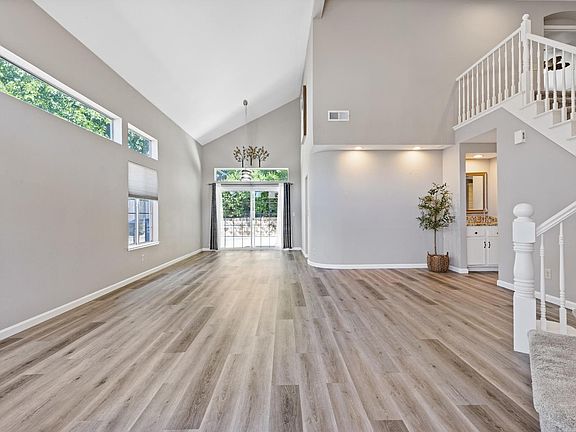 5th image of 3117 Strand Rd