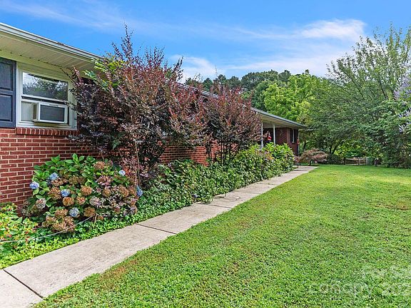 3rd image of 154 Ethel Dr