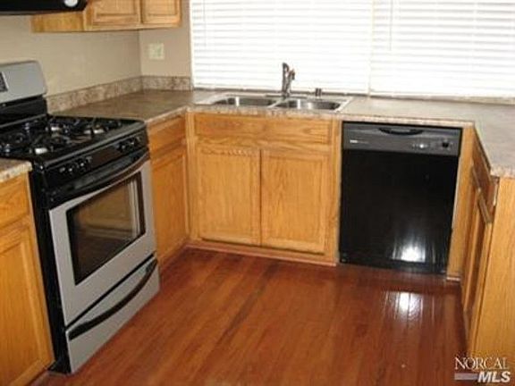 4th image of 1516 Meadowlark Ln