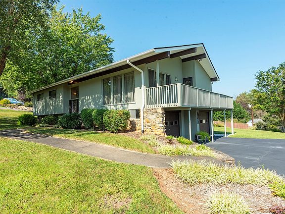 2nd image of 127 College Cir