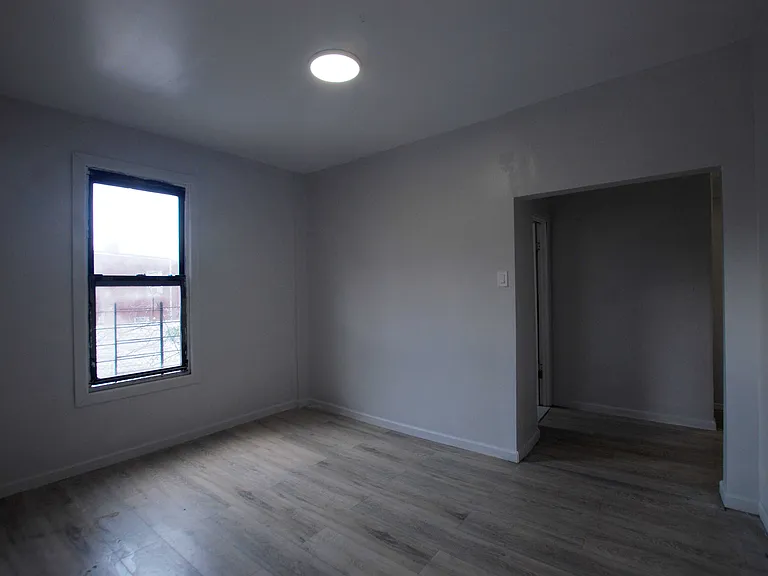 1400 Beach Ave #2 — Photo 3