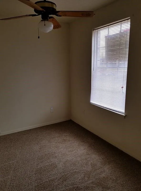2 bed, 825 sqft, $850 — Photo 2