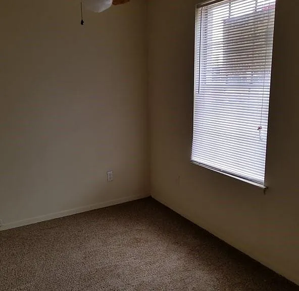 4024 Bayliss Ave — Photo 2