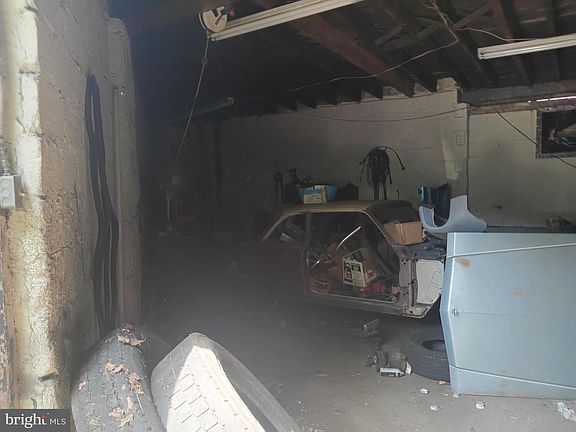 2nd image of 117 S Calverton Rd