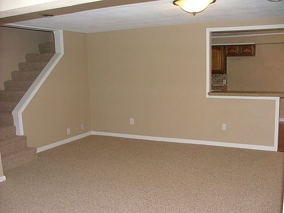 4th image of 3235 Linda Ln