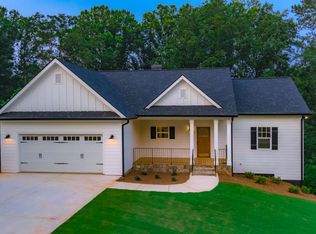 186 Meadow Cir, Ellijay, GA 30540