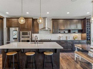 50 S Riviera Vw, Cochrane, AB T4C 0Y7