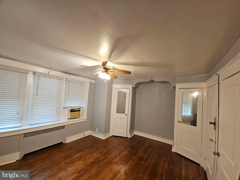5736 Woodcrest Ave — Photo 9