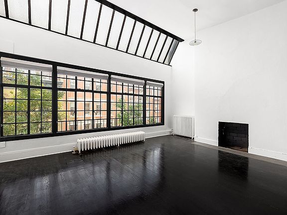 4th image of 34 Perry St