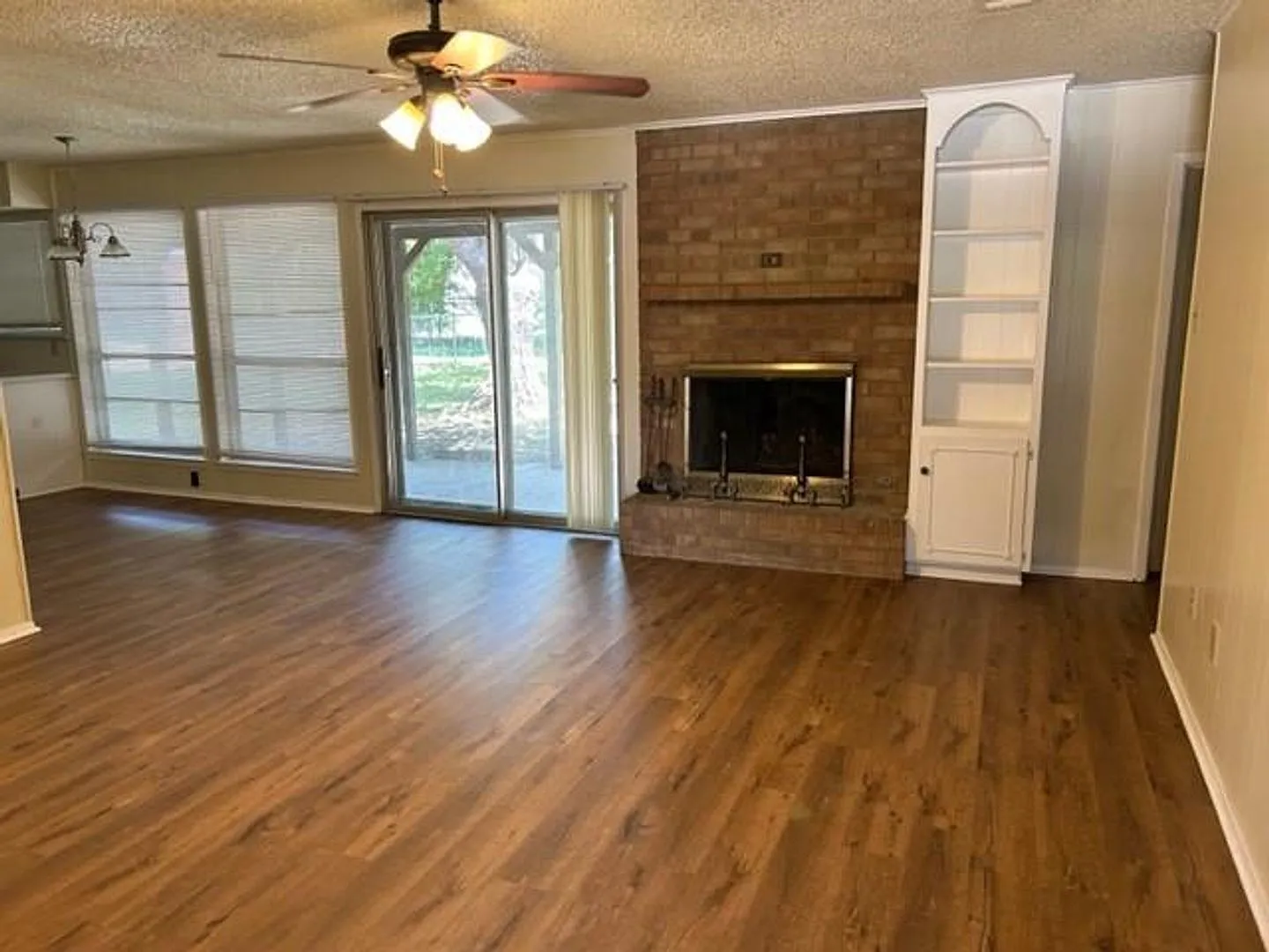 Denton Home 3 Bedroom 2 Bath — Photo 2