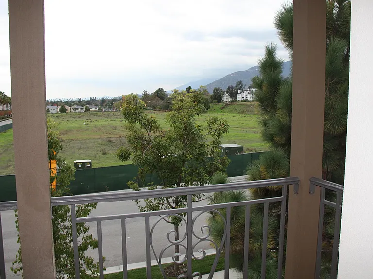 827 E Promenade #A — Photo 6